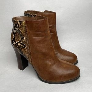 Kenneth Cole Reaction Women's Tan/Snake Print Ankle Boot Gold Side Zip Size 10